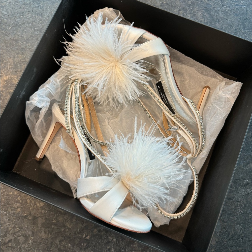 Antonio Melani White Pumps